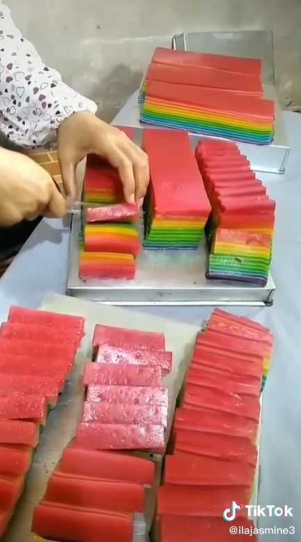 Cara potong kue lapis agar lurus dan rapi, mudah dipraktikkan