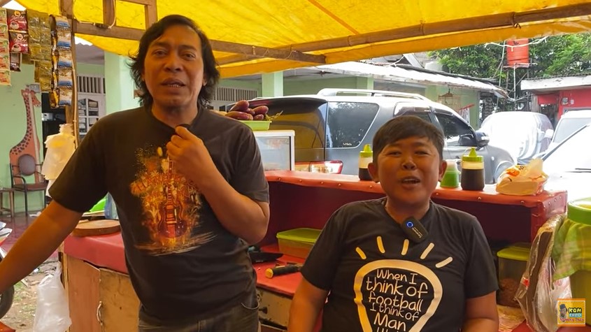 momen komedian Adul jualan pecel lele © YouTube momen komedian Adul jualan pecel lele © YouTube