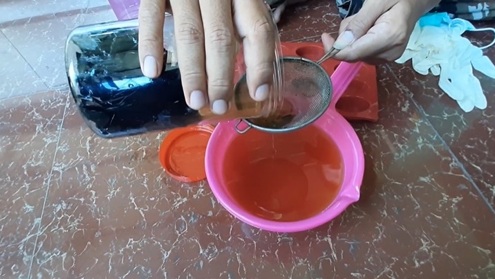 Jangan dibuang, 9 cara bikin sabun cuci piring dari minyak jelantah