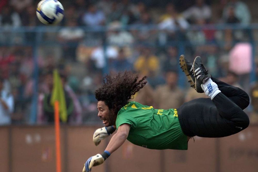Rene Higuita, kiper nyeleneh di Piala Dunia dengan gaya kalajengking