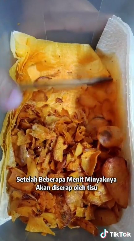 Trik mengurangi minyak berlebih pada kerupuk kemasan, mudah ditiru