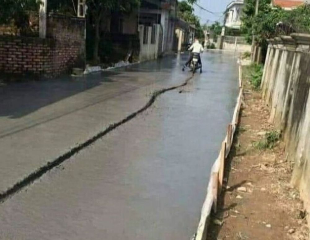 Motoran di tempat nyeleneh Berbagai sumber