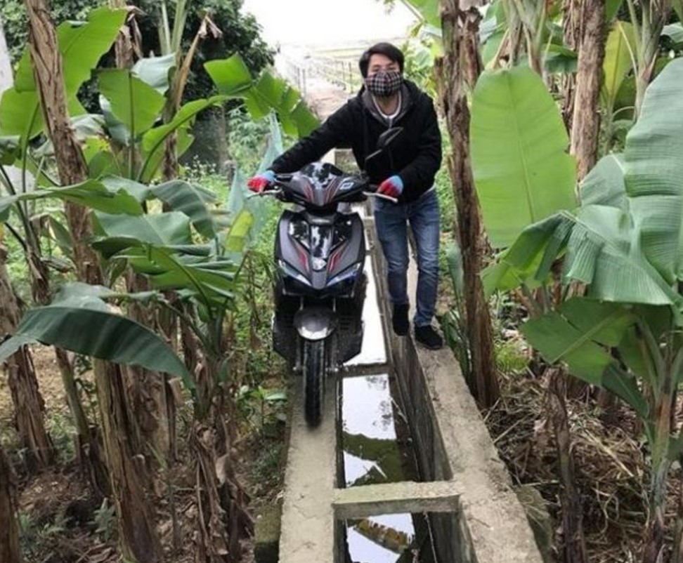 Motoran di tempat nyeleneh Berbagai sumber