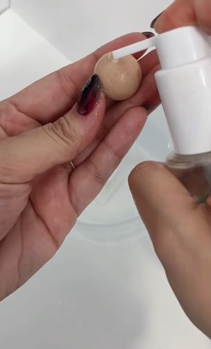 Wanita ini bagikan cara bersihkan oil absorbing roller Berbagai sumber