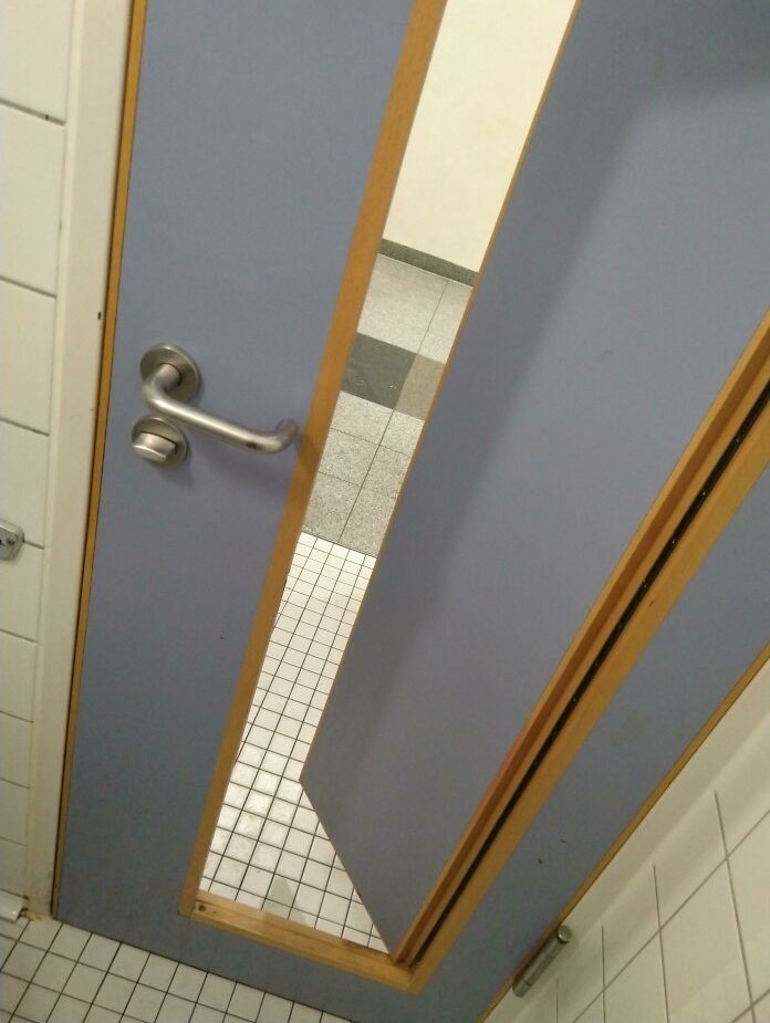 Desain fasilitas publik nyeleneh Berbagai sumber