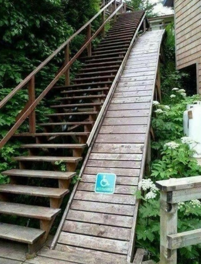 Desain fasilitas publik nyeleneh Berbagai sumber