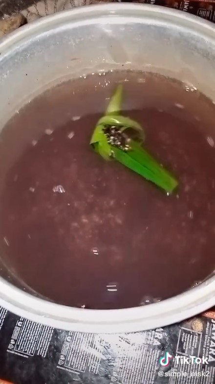 5 Cara bikin bubur ketan hitam rice cooker, tanpa direndam dan diaduk