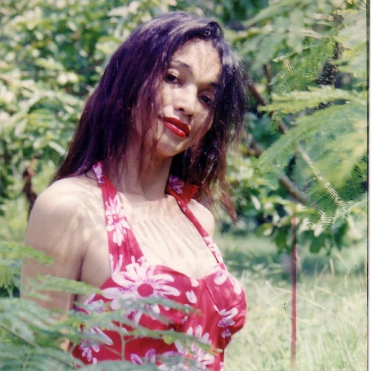 Bunda Corla 'Ratu Jreng' © berbagai sumber Bunda Corla 'Ratu Jreng' © berbagai sumber