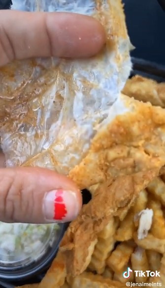 Apesnya wanita ini beli ayam krispi, isinya bikin ngelus dada