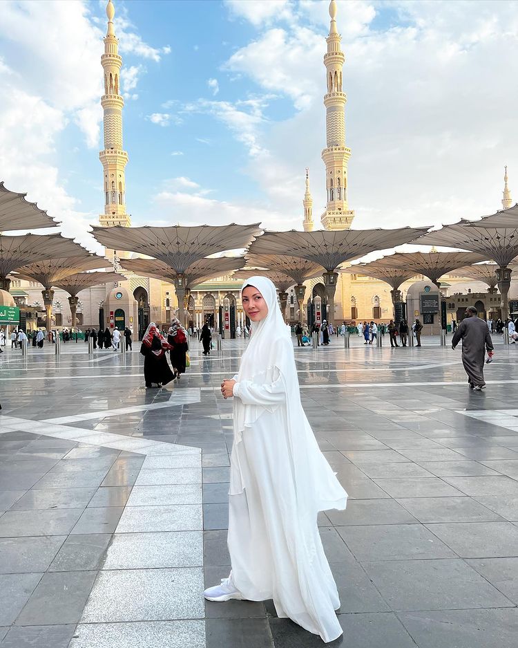 Ratna Galih mantan pacar Raffi Ahmad  © berbagai sumber