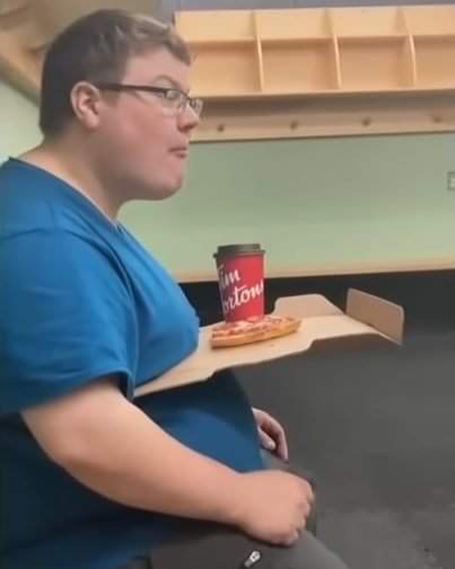 potret pengganti meja makan nyeleneh © berbagai sumber