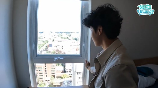 potret kos-kosan Gavin anak Arie Untung © 2022 You Tube 