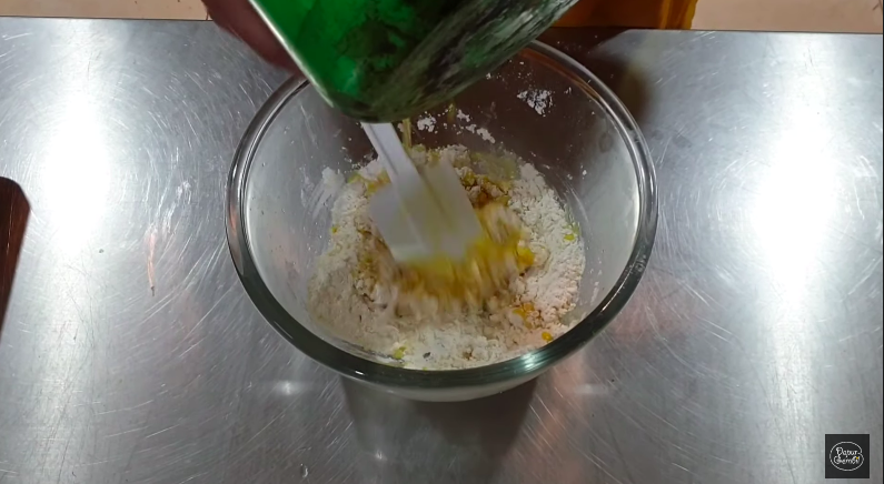 5 Trik bikin pisang bolen Bandung berlayer, harum, dan super lembut