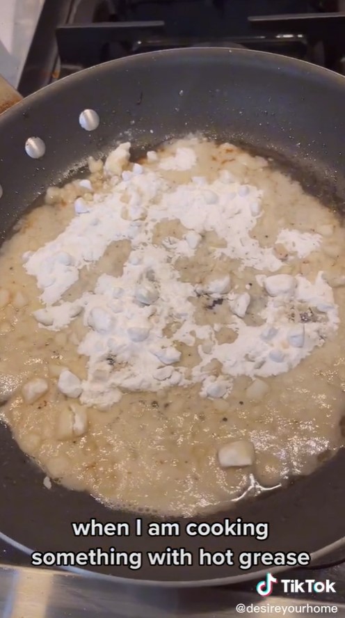 Tanpa menunggu lama, ini trik buang minyak jelantah yang masih panas