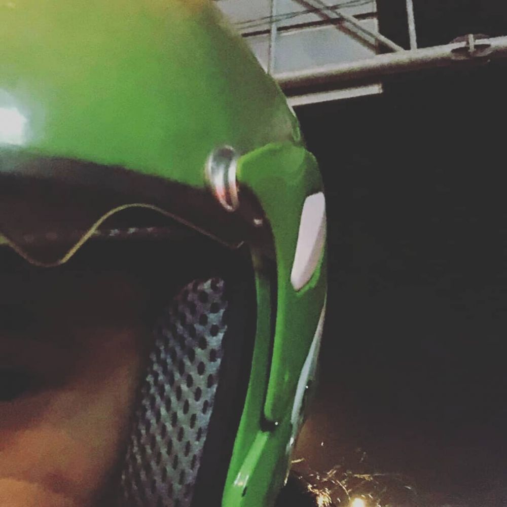 helm rusak mendadak nyeleneh © berbagai sumber