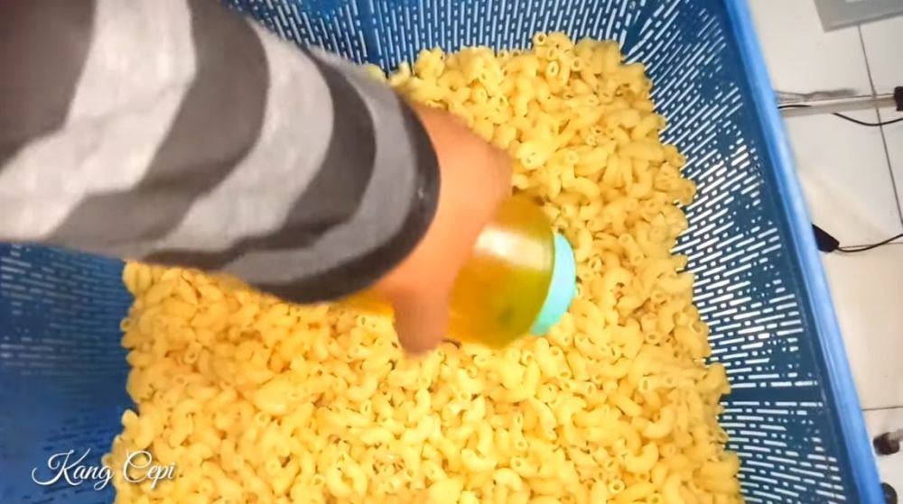 7 Cara merebus makaroni antilembek dan tak mudah basi, matangnya pas