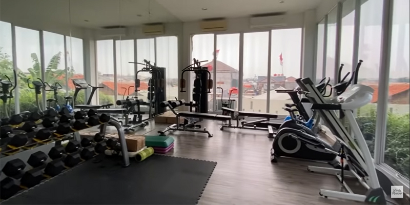 penampakan rumah wirda mansur © YouTube penampakan rumah wirda mansur © YouTube