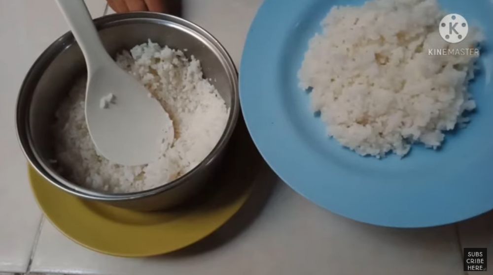 Jangan dibuang, begini trik memasak beras yang sudah bau apek