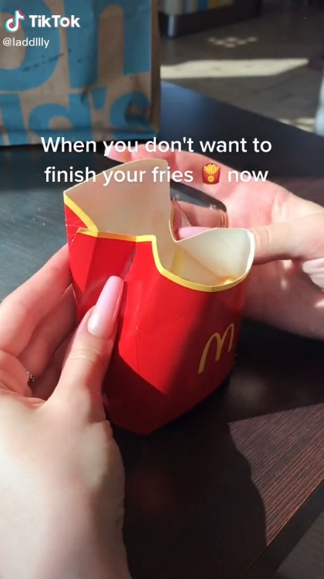 Cara melipat bungkus kentang goreng McD ini bikin isinya tak tumpah