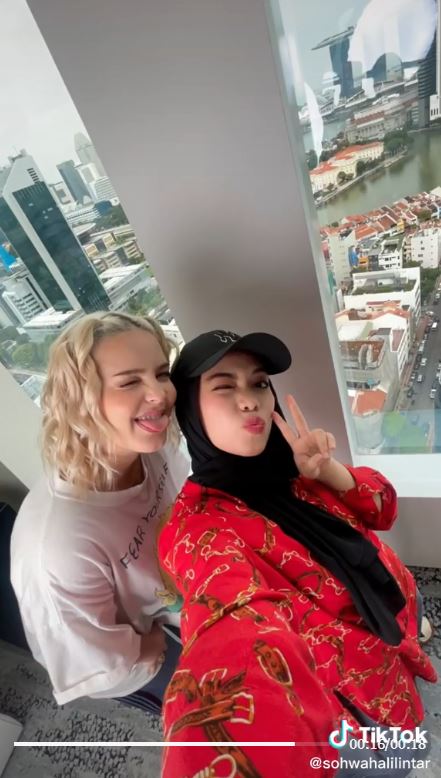 Sohwa Halilintar duet bareng Anne Marie © 2022 TikTok