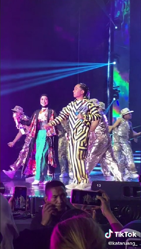 Lesty Kejora manggung usai kasus KDRT © berbagai sumber