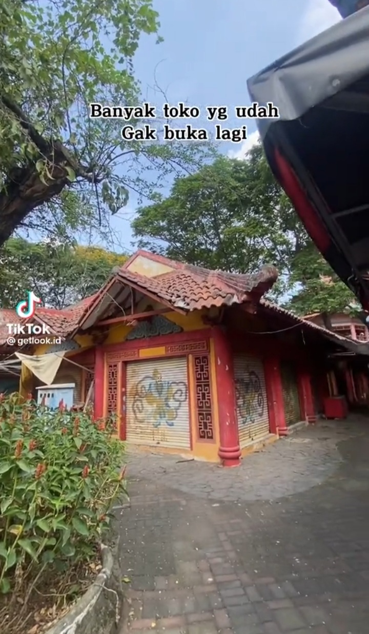 7 Potret terkini wisata Kampung China Cibubur, banyak bangunan rusak