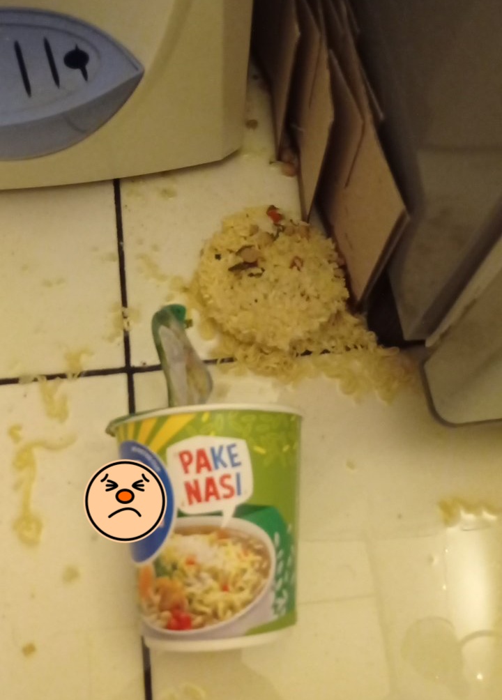 Momen apes makanan jatuh © 2022 berbagai sumber