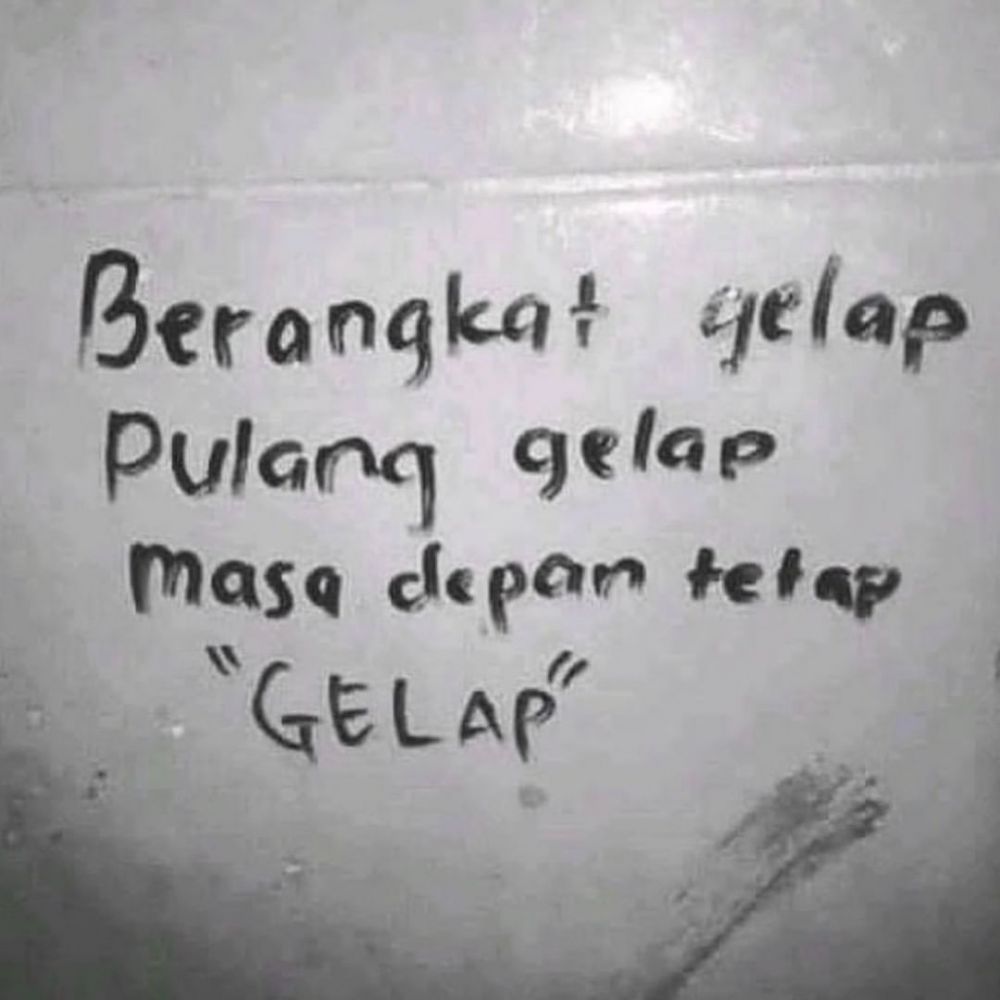 potret orang tulis pesan berujung sia-sia © berbagai sumber potret orang tulis pesan berujung sia-sia © berbagai sumber