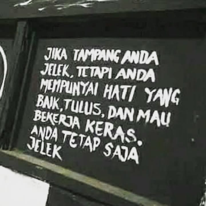 potret orang tulis pesan berujung sia-sia © berbagai sumber potret orang tulis pesan berujung sia-sia © berbagai sumber