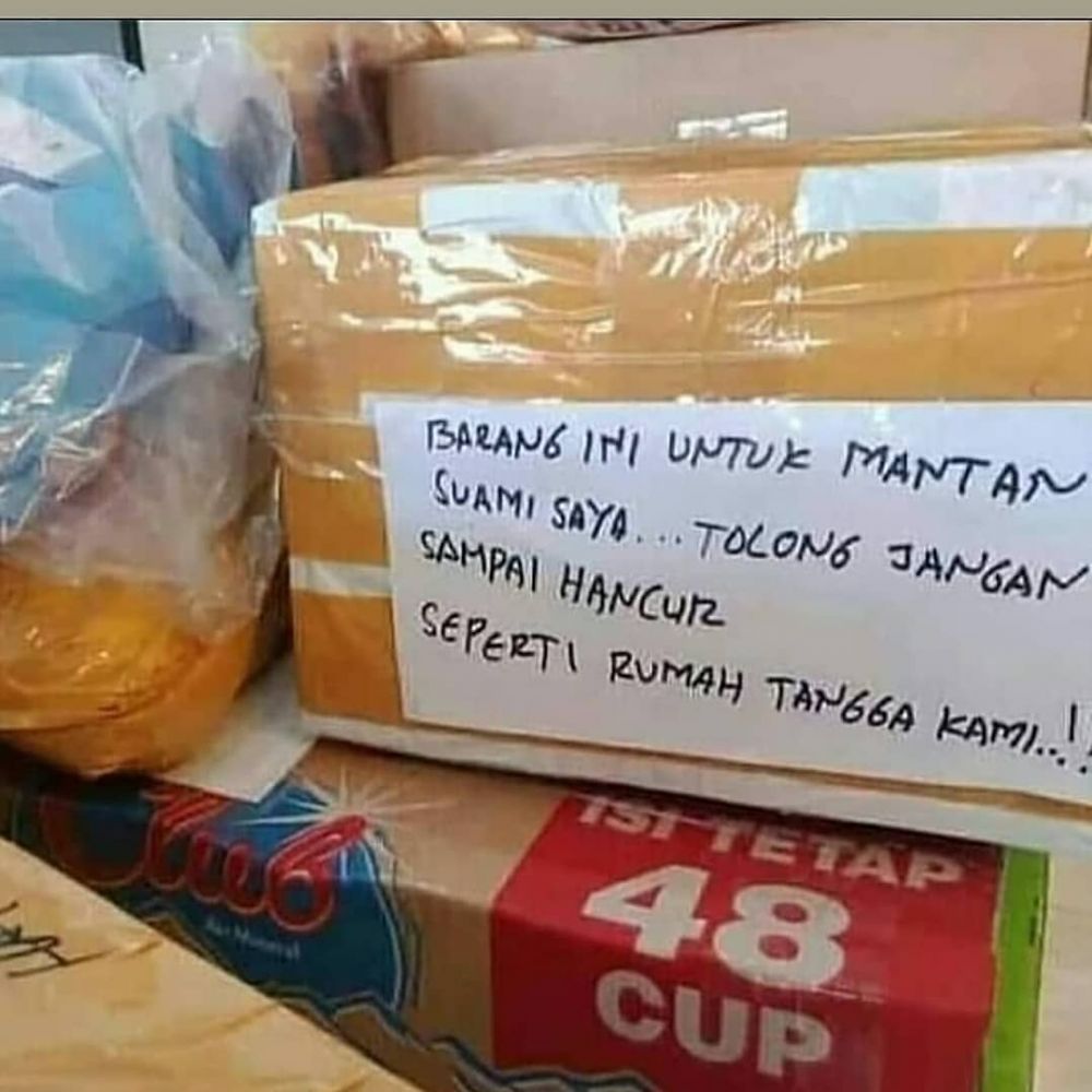 potret orang tulis pesan berujung sia-sia © berbagai sumber potret orang tulis pesan berujung sia-sia © berbagai sumber