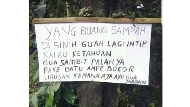 potret orang tulis pesan berujung sia-sia © berbagai sumber potret orang tulis pesan berujung sia-sia © berbagai sumber