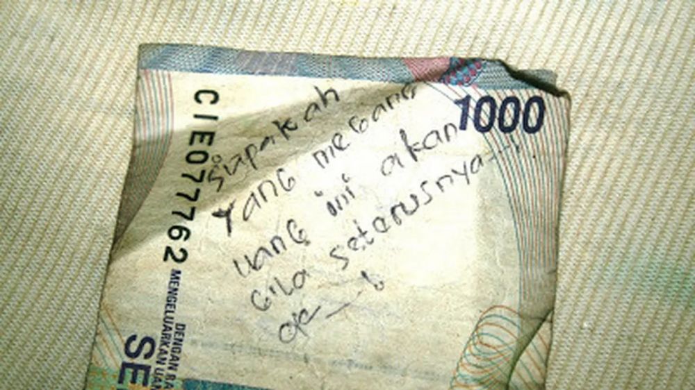 coretan lucu di uang kertas © berbagai sumber