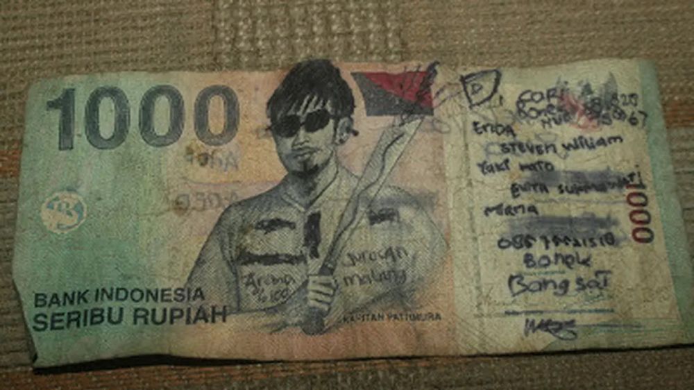 coretan lucu di uang kertas © berbagai sumber