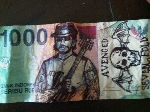 coretan lucu di uang kertas © berbagai sumber