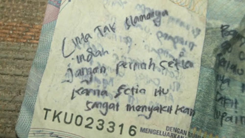 coretan lucu di uang kertas © berbagai sumber