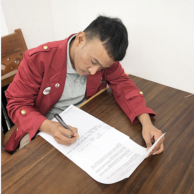 Seleb kuliah S1 di usia tak muda © berbagai sumber