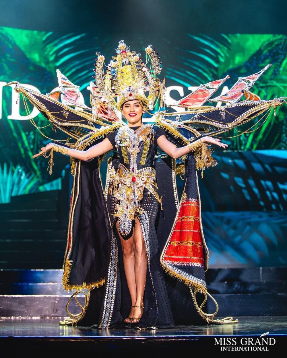 10 Kostum nasional Indonesia di Miss Grand Internasional, terbaru reog