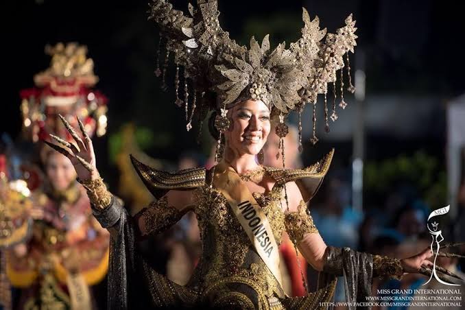 10 Kostum nasional Indonesia di Miss Grand Internasional, terbaru reog