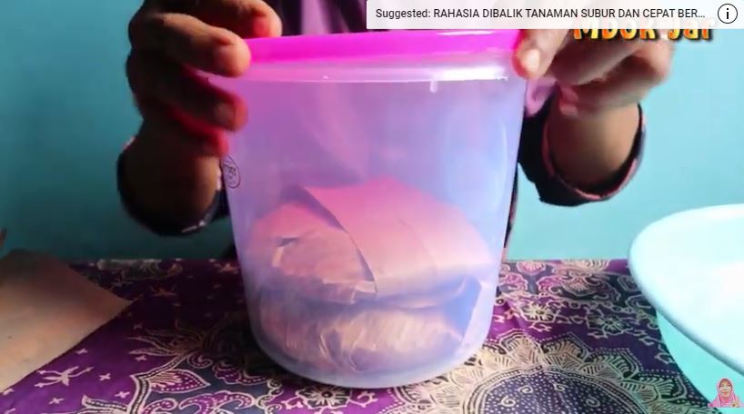 Trik simpan gula aren pakai daun pisang agar tak cepat mencair