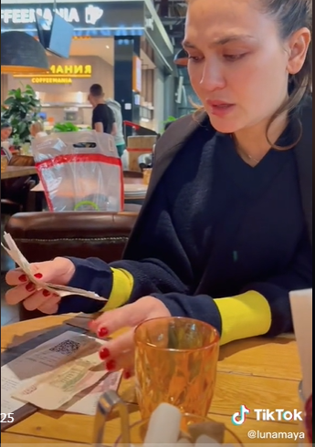 Luna Maya kurang uang saat ngopi © 2022 TikTok
