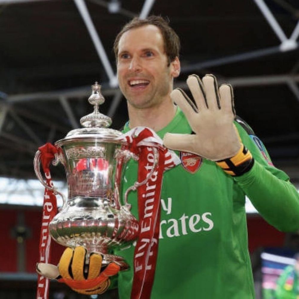 Bekas kiper Ceko Piala Dunia 2006 ini alih profesi jadi pemain hoki es