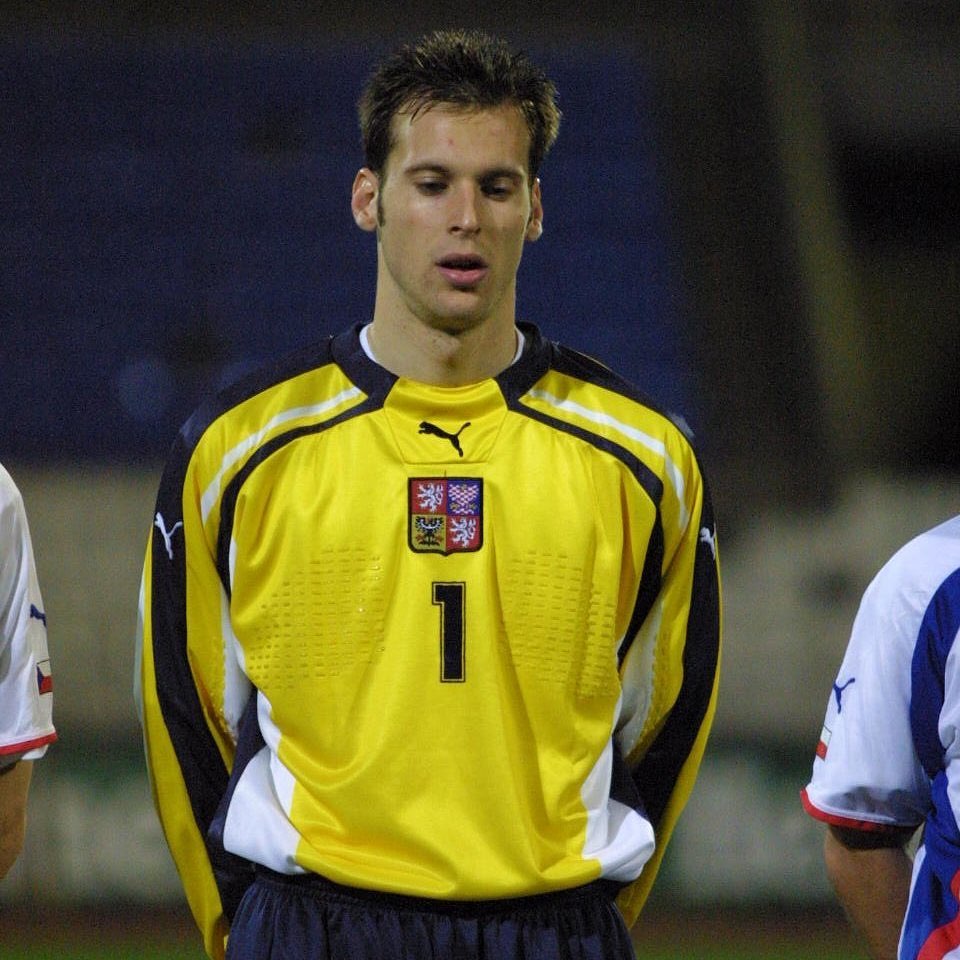 Bekas kiper Ceko Piala Dunia 2006 ini alih profesi jadi pemain hoki es