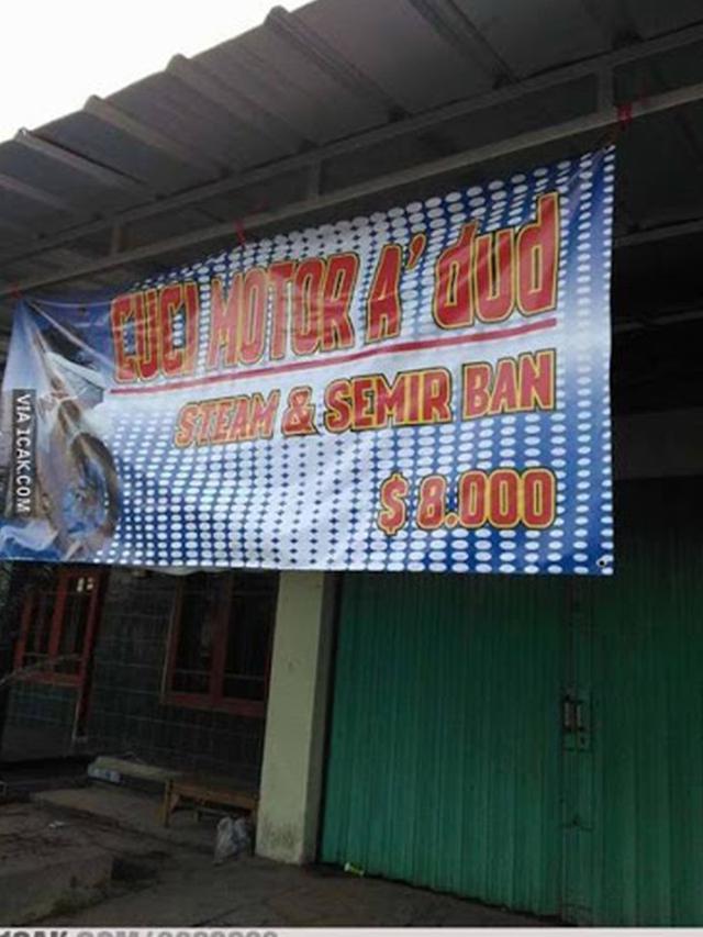 spanduk promosi cuci kendaraan nyeleneh © berbagai sumber