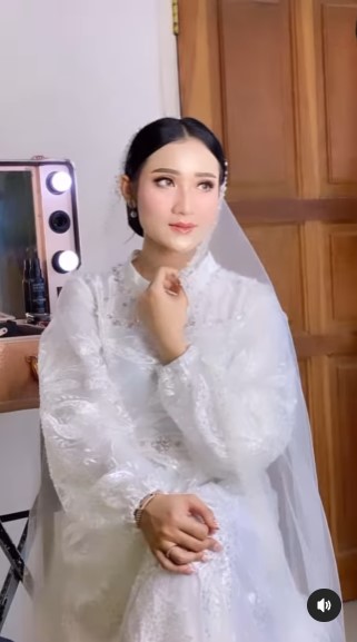 detail makeup pernikahan Yeni Inka © Instagram detail makeup pernikahan Yeni Inka © Instagram