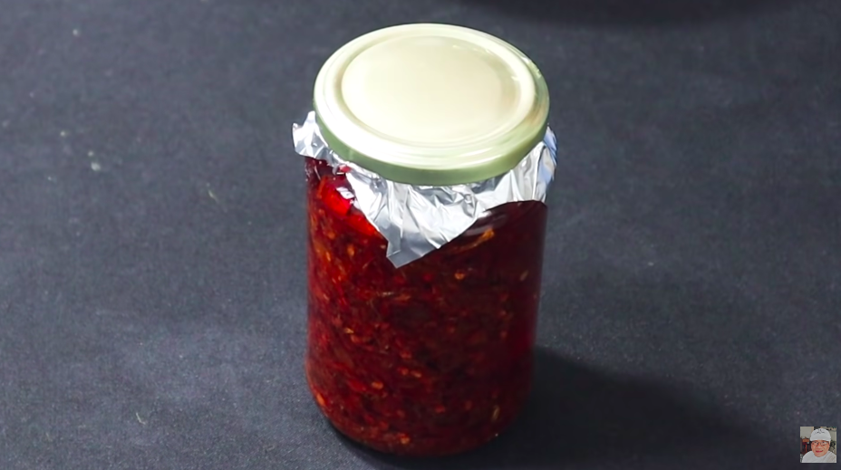 5 Trik bikin sambal bajak super pedas, tahan hingga 2 bulan
