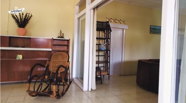 Potret rumah Dude Harlino © 2022 You Tube 