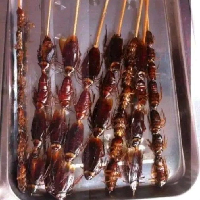 orang makan sate tingkahnya kocak © berbagai sumber orang makan sate tingkahnya kocak © berbagai sumber