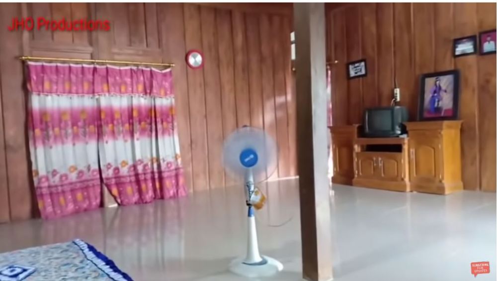 rumah yeni inka di kampung © YouTube