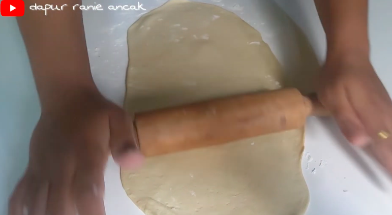 Cara simpel menggulung kulit molen agar rapi dan tertutup rapat