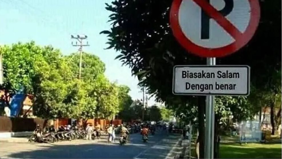petunjuk jalan nggak sesuai © berbagai sumber